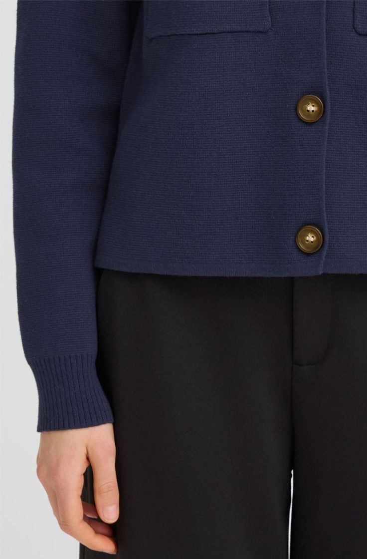 frita car 1 193923 navy bla