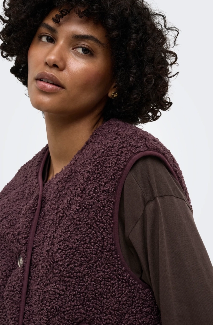 onlines teddy waistcoat cc otw fudge