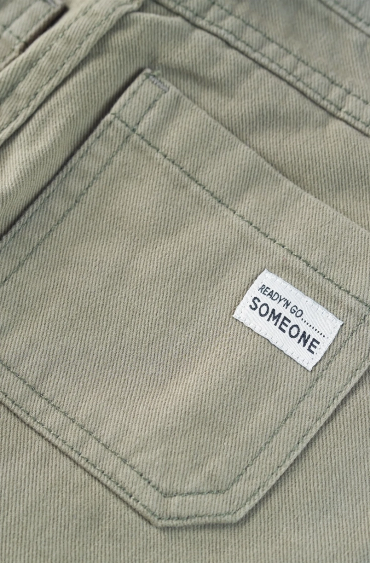  light khaki
